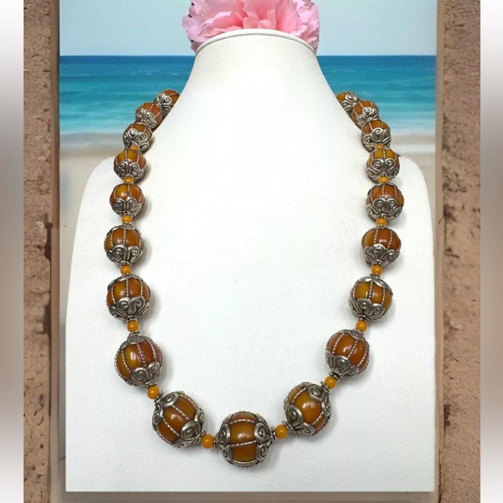 Vintage Ethnic Tibetan Tribal style Amber Resin & Silver Cap handmade necklace🍁